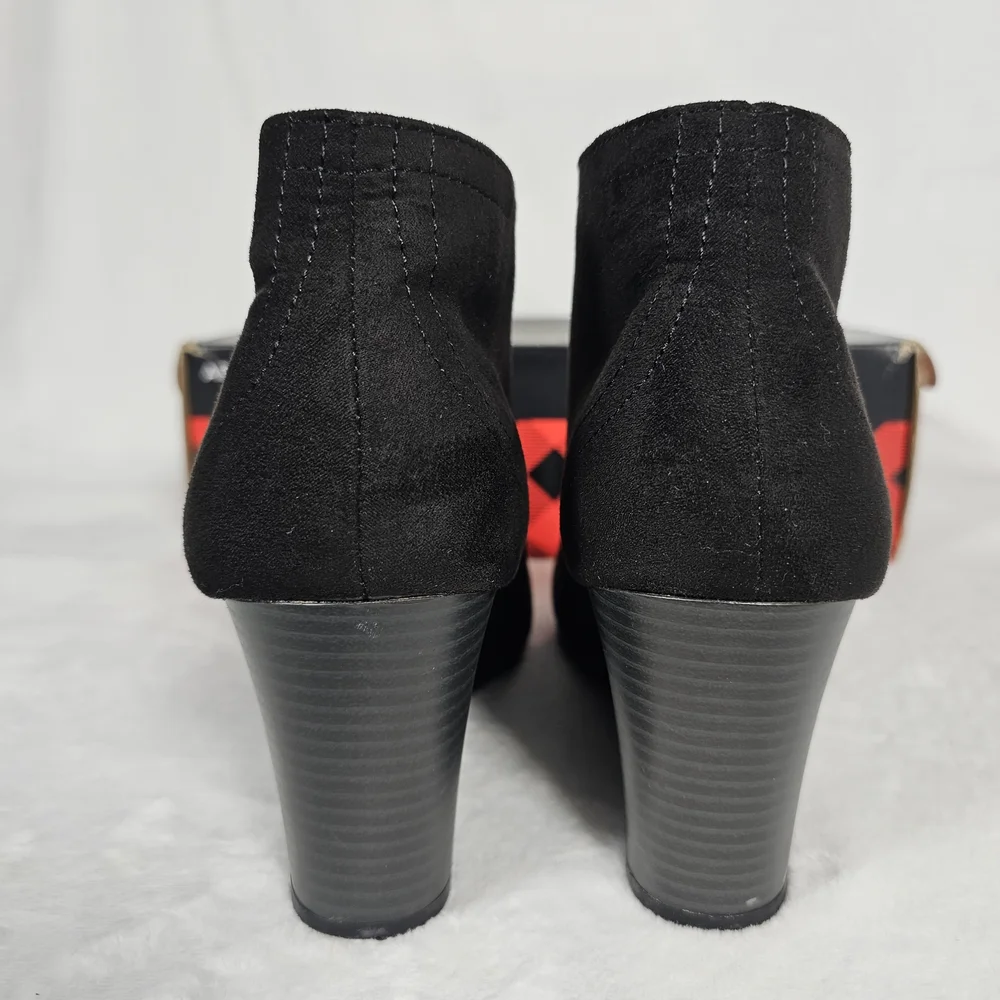 Women's Size 10 Arizona Jean Co. Lawrence Black Memory Foam Wedge Booties